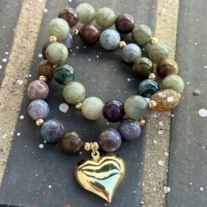 Pulsera de piedras con corazón